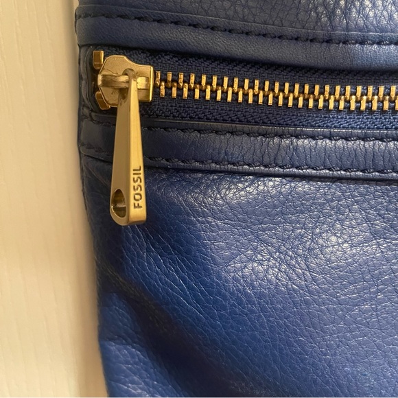 Fossil crossbody blue colour - Picture 4 of 16
